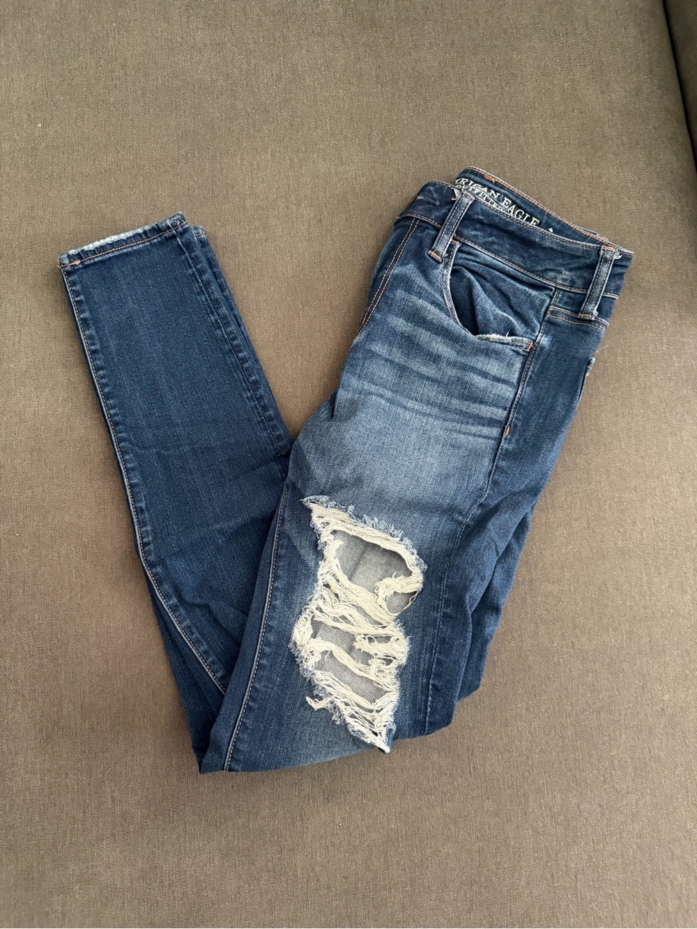American Eagle Outfitters Women’s Ripped Medium Blue Skinny Jeans